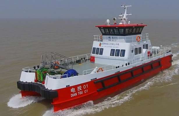 国内首艘自主建造500千伏海底电缆运维船在海口交付使用