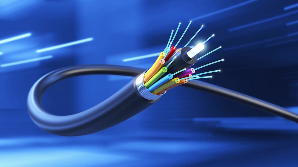 果洛藏族自治州ADSS光缆厂家：七类网线与光缆在传输介质中有什么不同