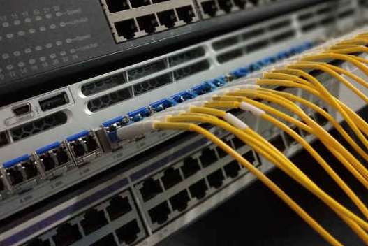 综合布线厂家：OM5万兆多模高端光缆布线解决方案详读